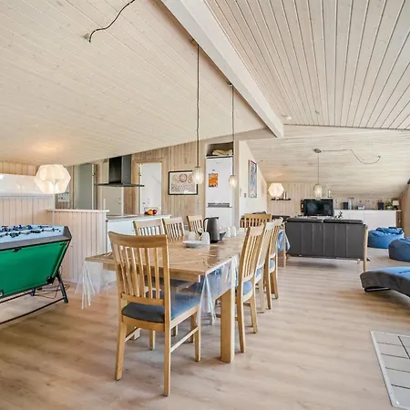 Esalina - 800m From The Sea By Interhome
