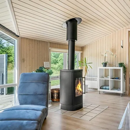 Esalina - 800m From The Sea By Interhome *